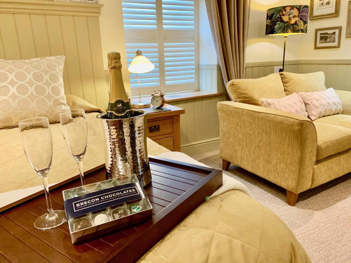 The Coach House Brecon Hotel Ngoại thất bức ảnh